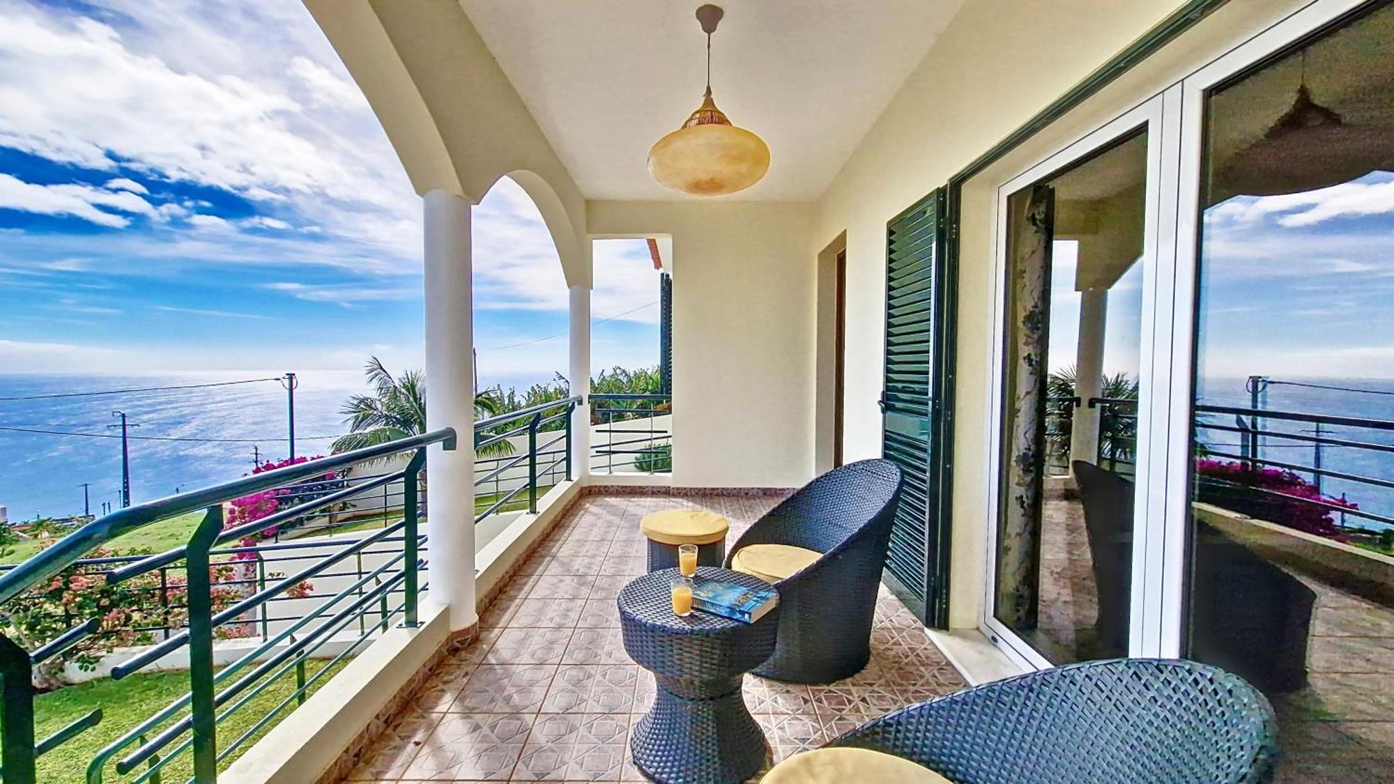 Casa Eleanor By Lovelystay Calheta  Extérieur photo