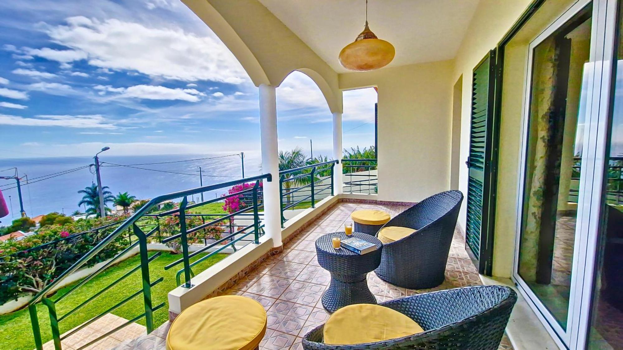 Casa Eleanor By Lovelystay Calheta  Extérieur photo